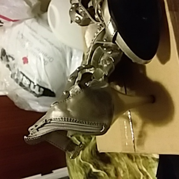 Breckelles ladies sandals never worn - Picture 3 of 3